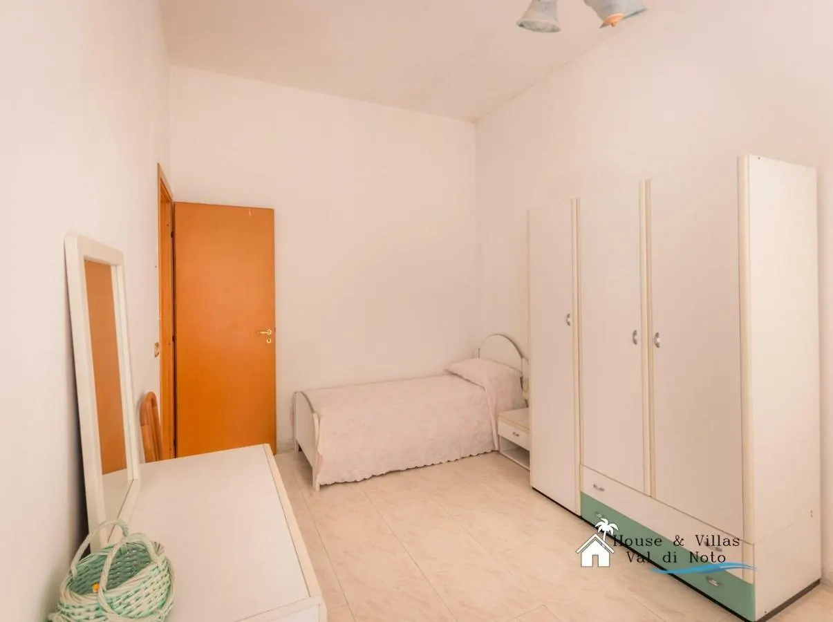 Апартаменты Sunny House Авола
